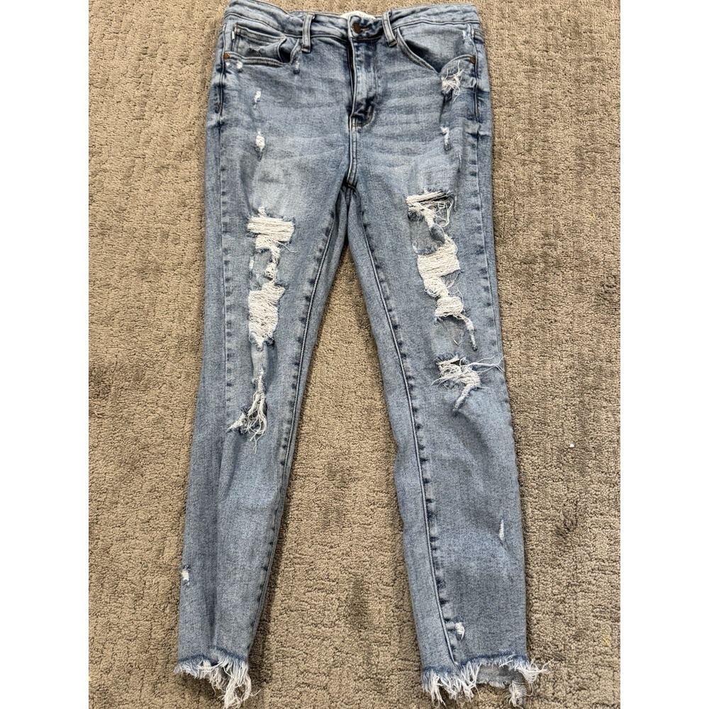 Judy Blue 11/30 Light Wash Distressed Jeans (Q1)